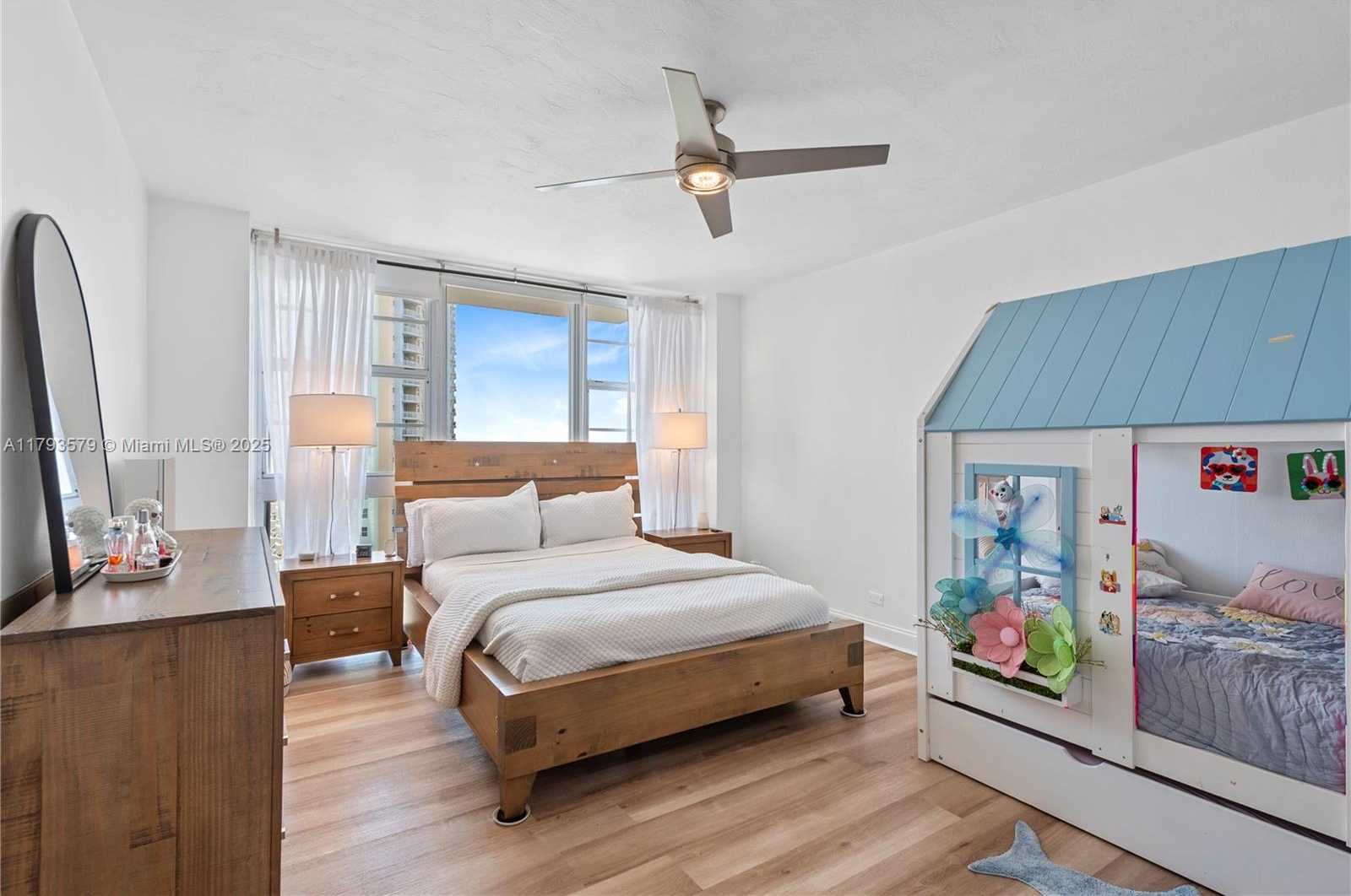 Small Image of 2451 BRICKELL AVE #16K, Miami Number 17