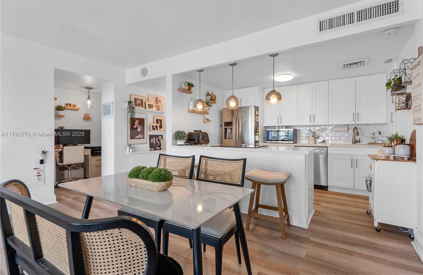 Small Image of 2451 BRICKELL AVE #16K, Miami Number 3