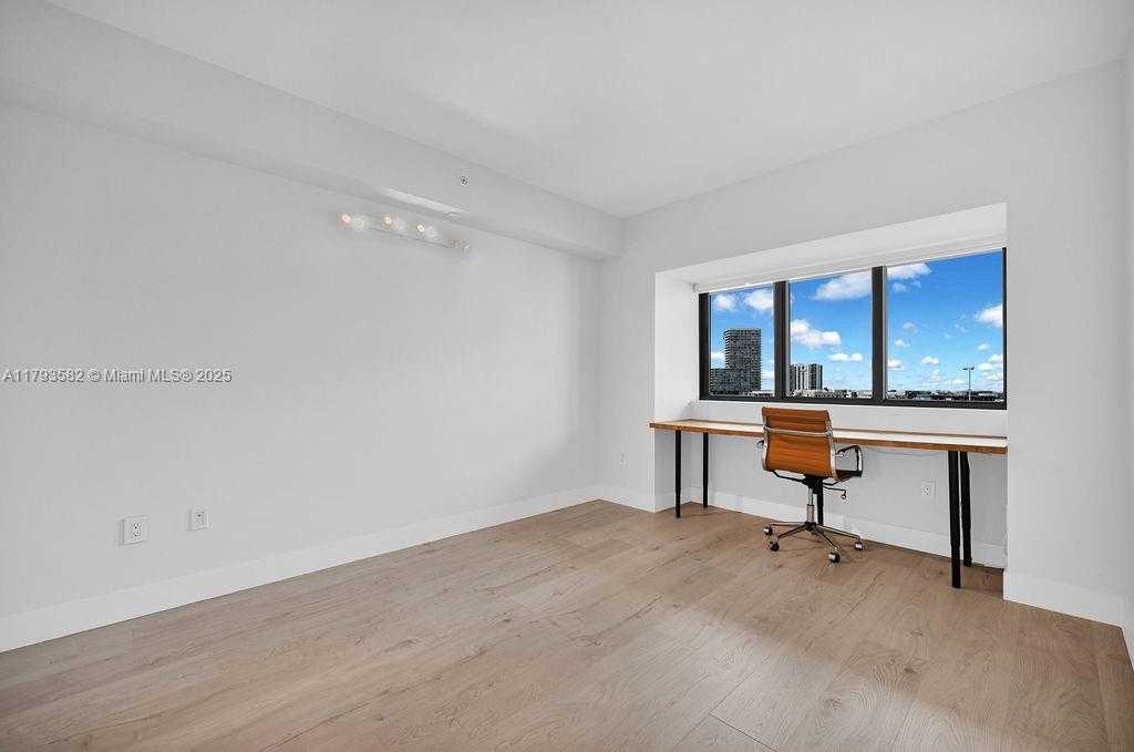 Small Image of 650 NORTH EAST 32ND ST #1004, Miami Number 12
