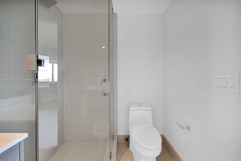 Small Image of 650 NORTH EAST 32ND ST #1004, Miami Number 16