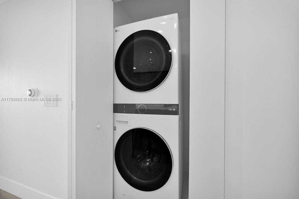 Small Image of 650 NORTH EAST 32ND ST #1004, Miami Number 17