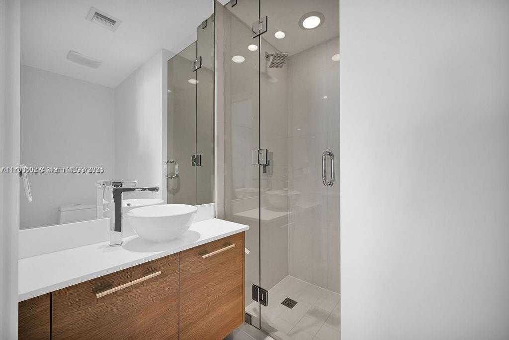 Small Image of 650 NORTH EAST 32ND ST #1004, Miami Number 18