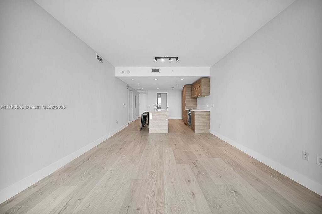 Small Image of 650 NORTH EAST 32ND ST #1004, Miami Number 32