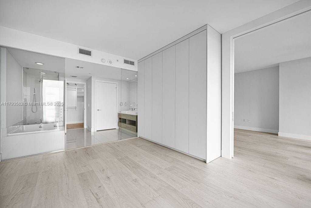 Small Image of 650 NORTH EAST 32ND ST #1004, Miami Number 34