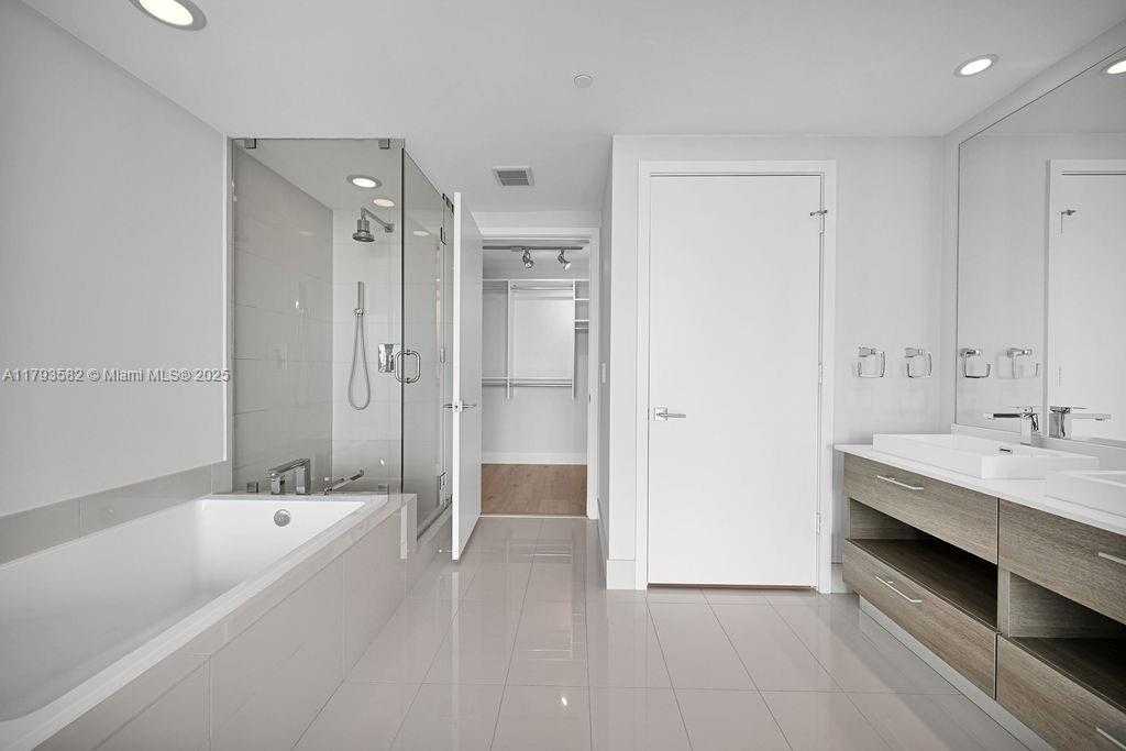 Small Image of 650 NORTH EAST 32ND ST #1004, Miami Number 35