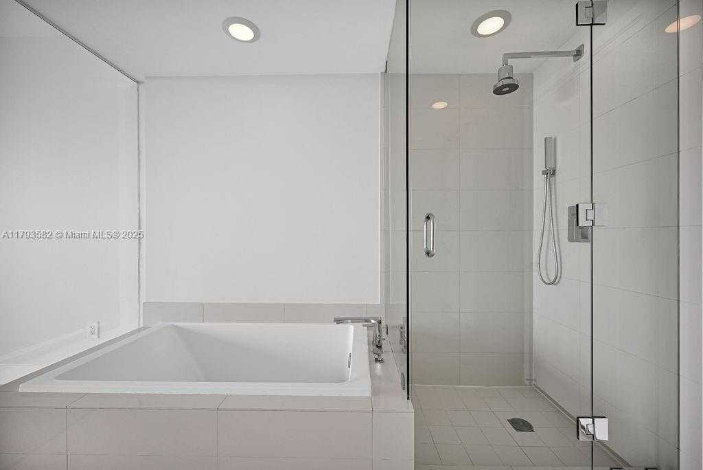 Small Image of 650 NORTH EAST 32ND ST #1004, Miami Number 37