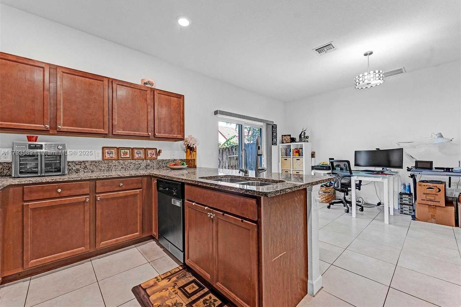 Small Image of 5301 ELLERY TER, West Palm Beach Number 13