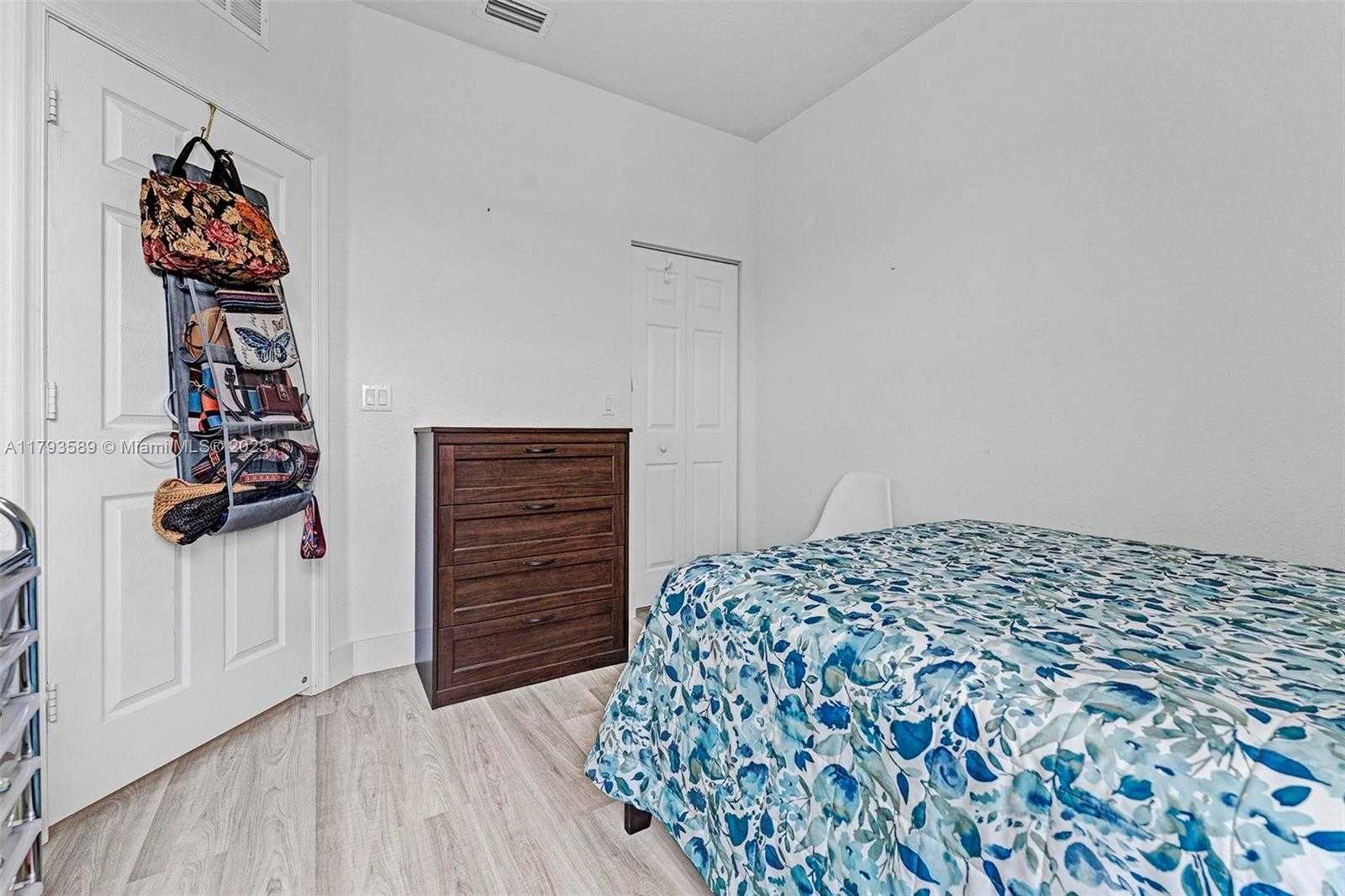 Small Image of 5301 ELLERY TER, West Palm Beach Number 23