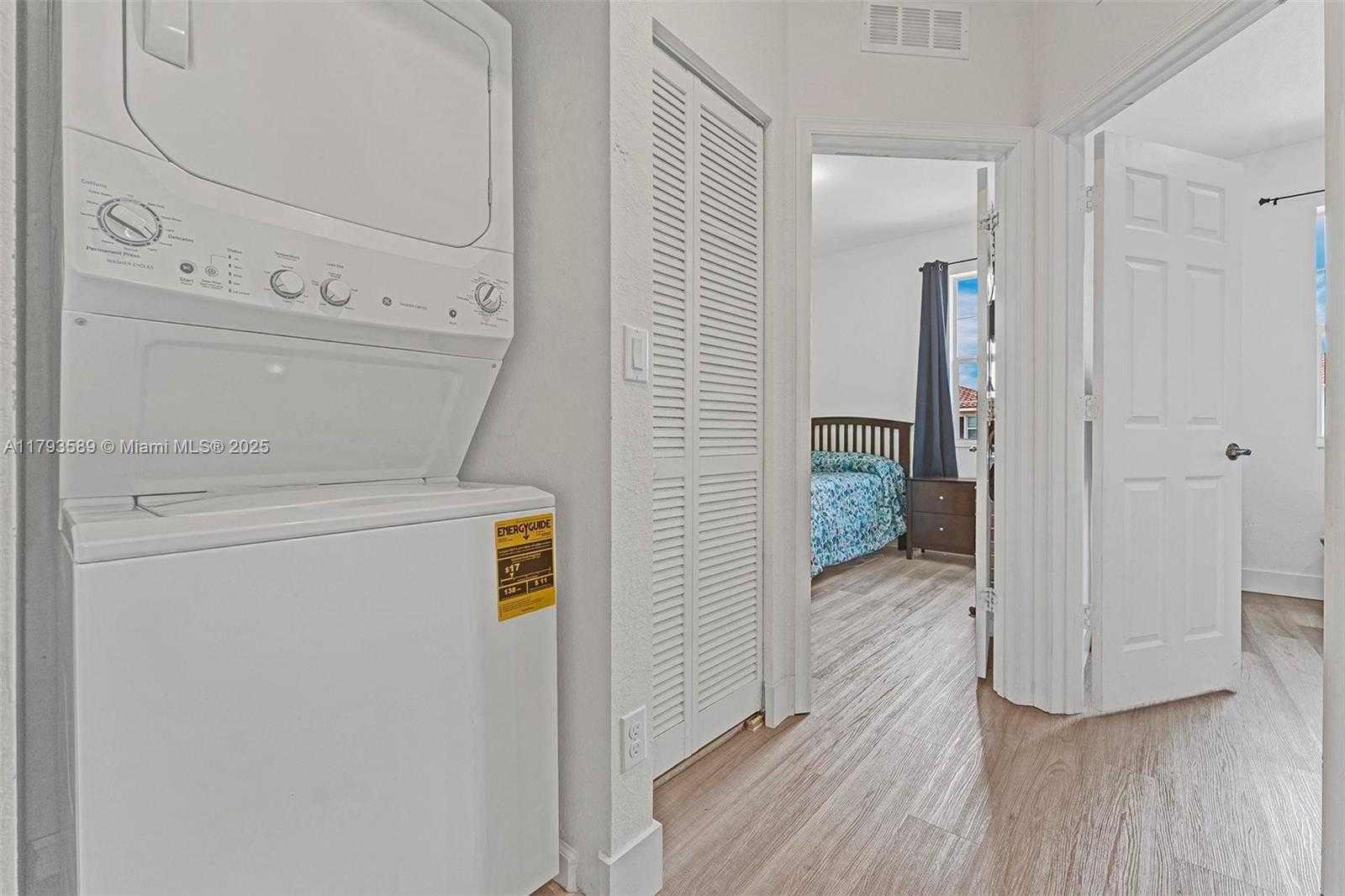 Small Image of 5301 ELLERY TER, West Palm Beach Number 28