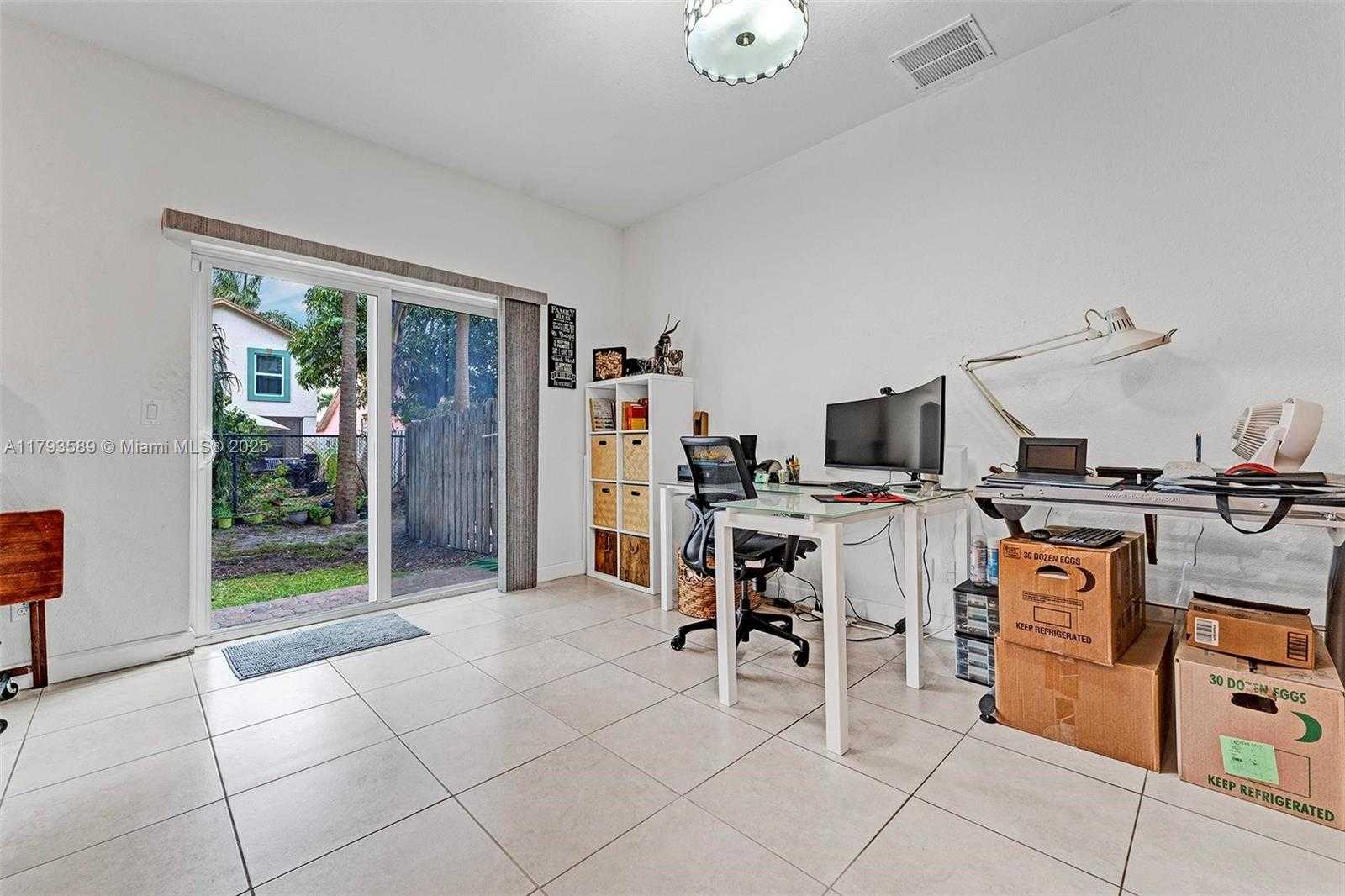 Small Image of 5301 ELLERY TER, West Palm Beach Number 30