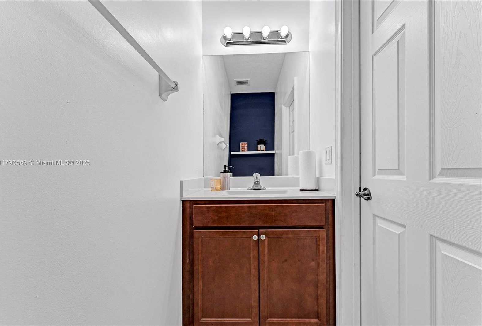 Small Image of 5301 ELLERY TER, West Palm Beach Number 31