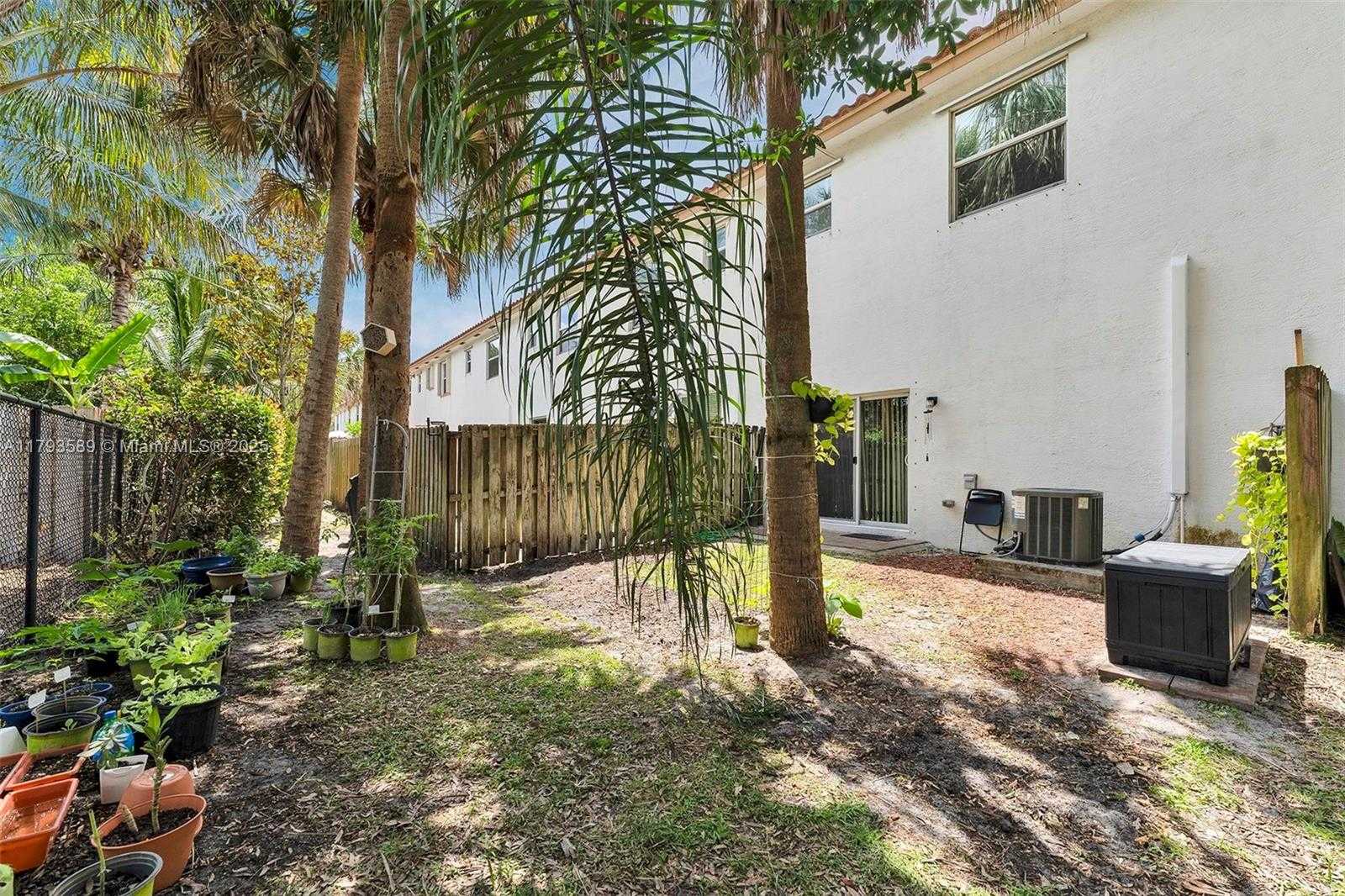 Small Image of 5301 ELLERY TER, West Palm Beach Number 33