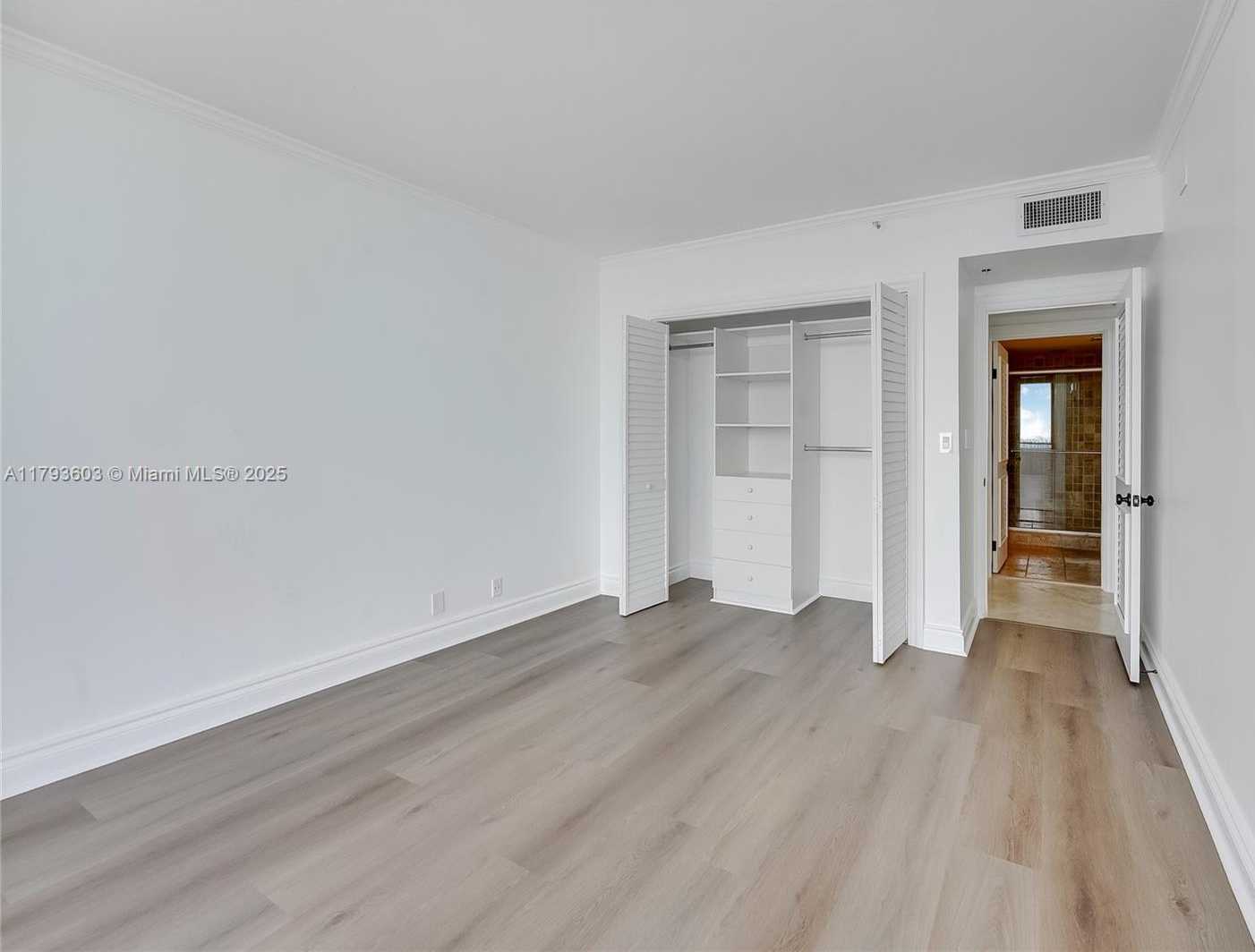 Small Image of 1581 BRICKELL AVE #PH102, Miami Number 11