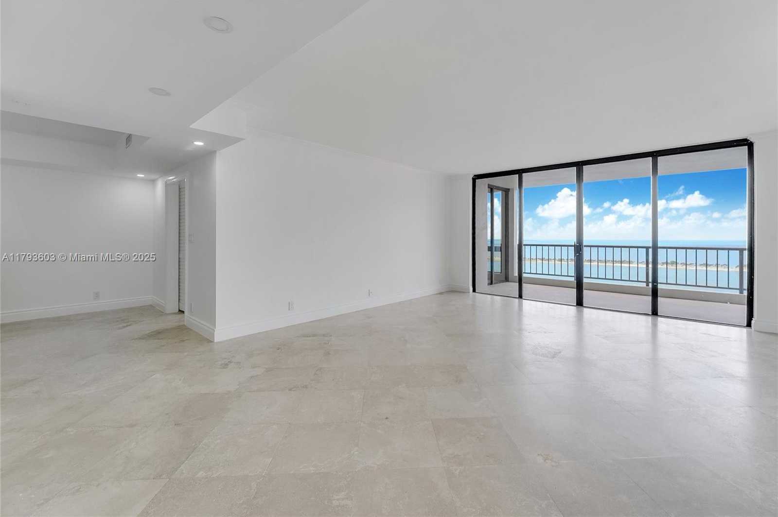 Small Image of 1581 BRICKELL AVE #PH102, Miami Number 3