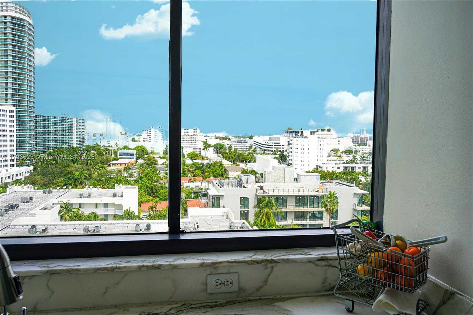 Small Image of 1330 WEST AVE #1013, Miami Beach Number 11