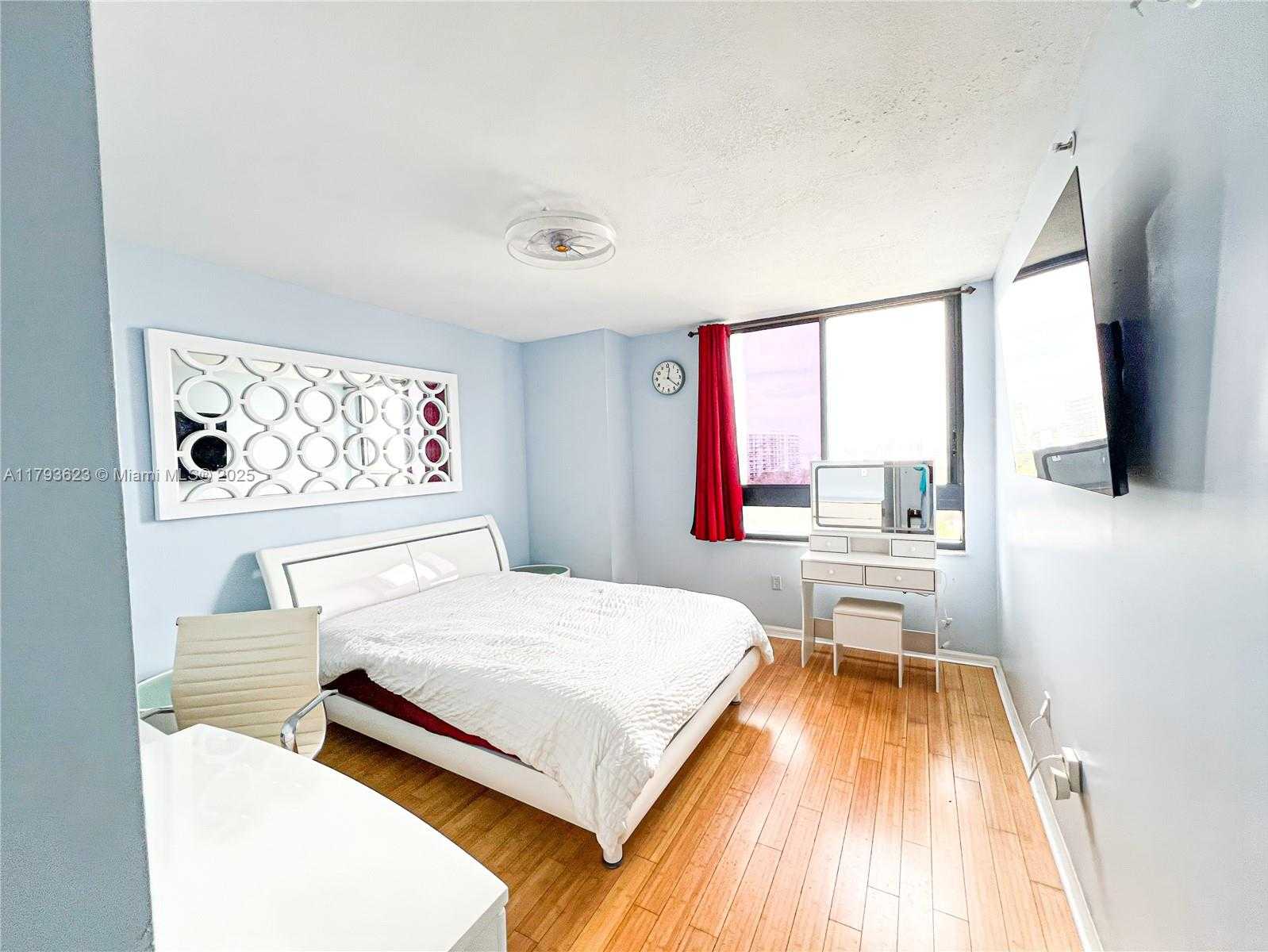 Small Image of 1330 WEST AVE #1013, Miami Beach Number 12
