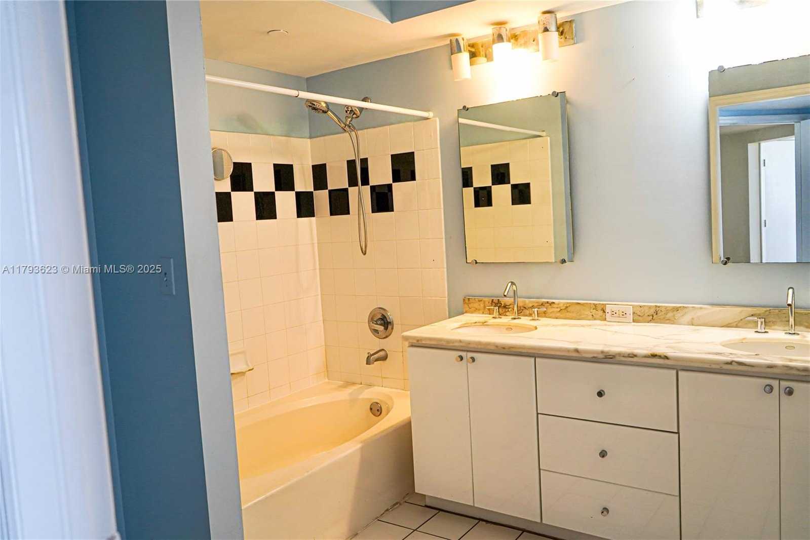 Small Image of 1330 WEST AVE #1013, Miami Beach Number 14