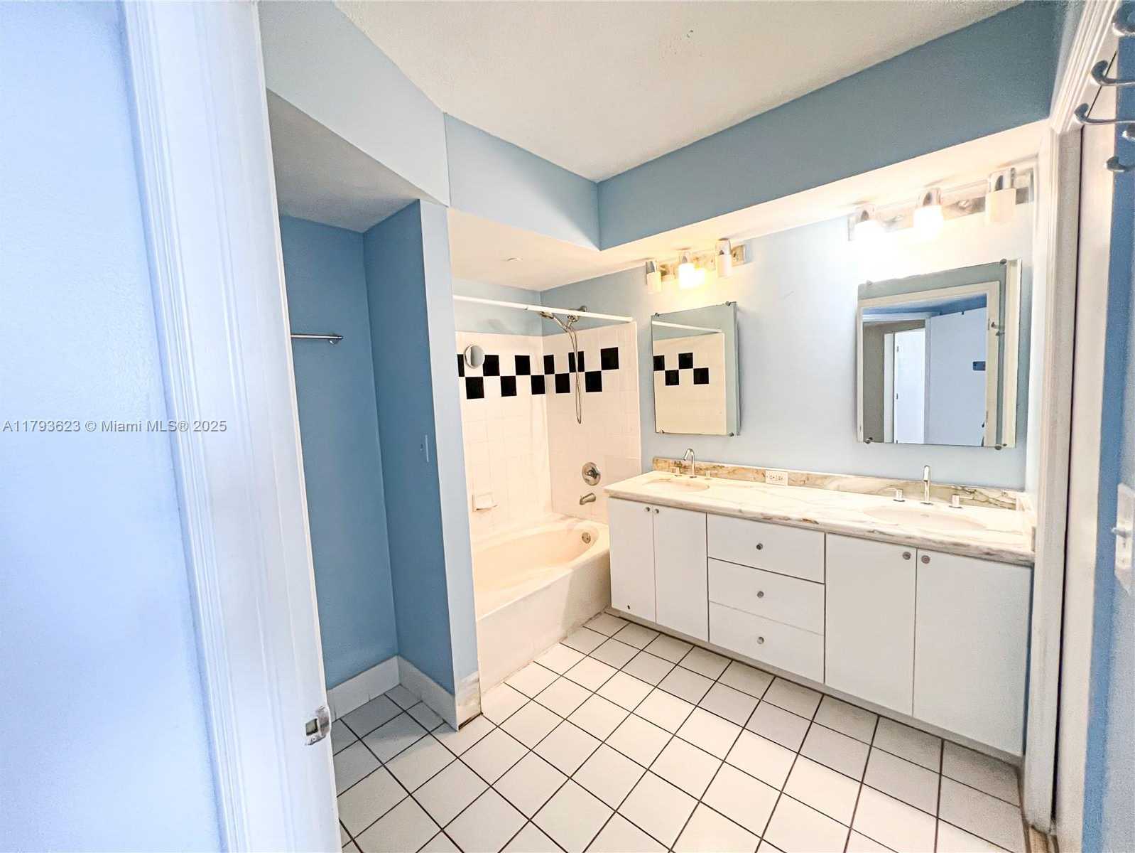 Small Image of 1330 WEST AVE #1013, Miami Beach Number 15