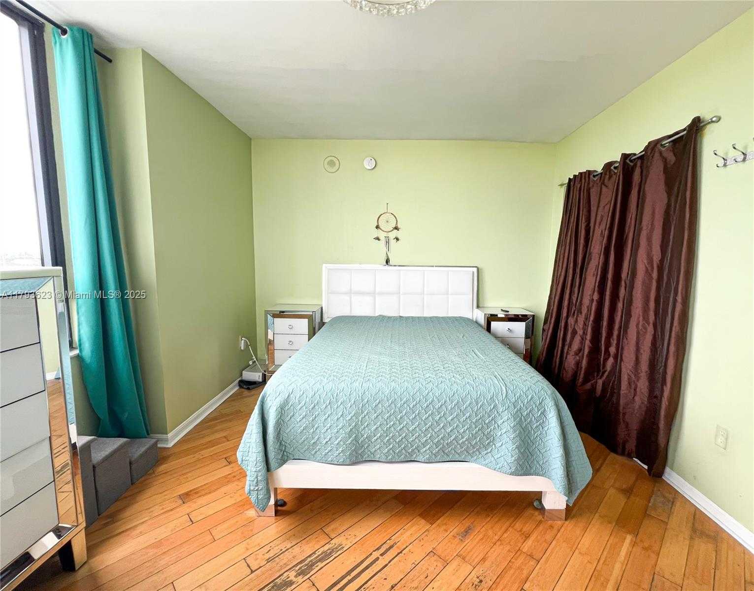 Small Image of 1330 WEST AVE #1013, Miami Beach Number 16