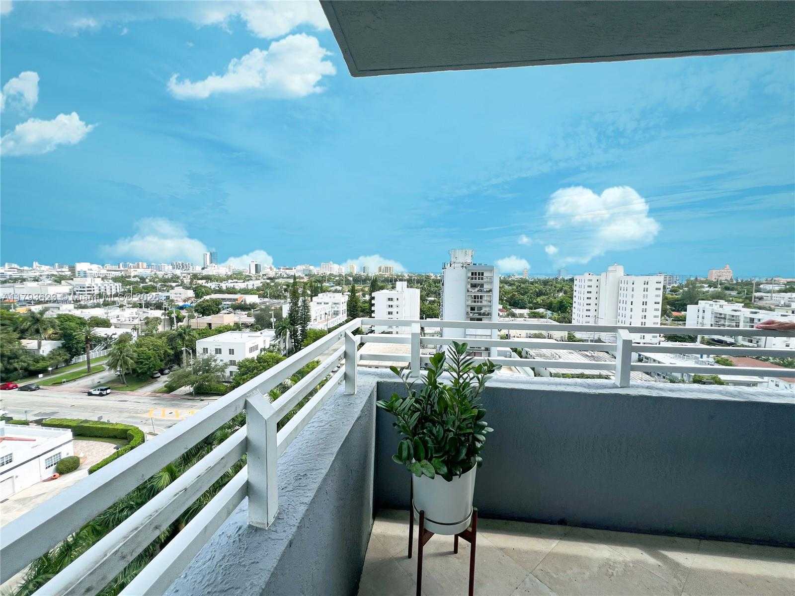 Small Image of 1330 WEST AVE #1013, Miami Beach Number 2
