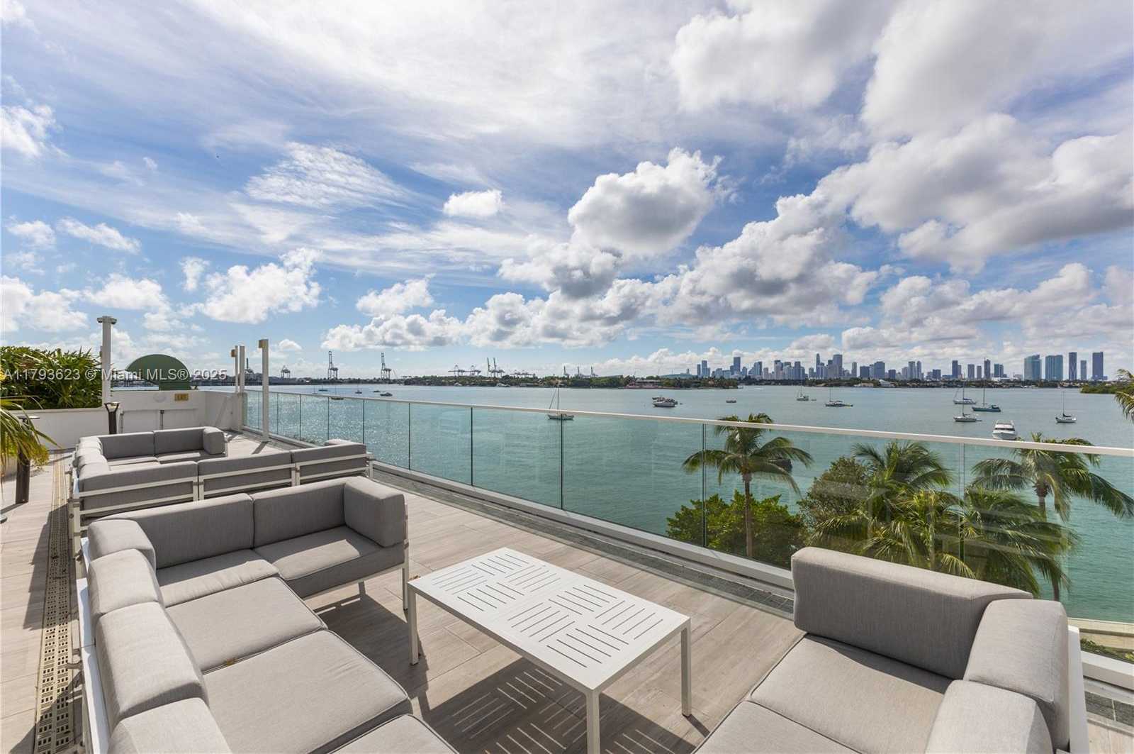 Small Image of 1330 WEST AVE #1013, Miami Beach Number 21