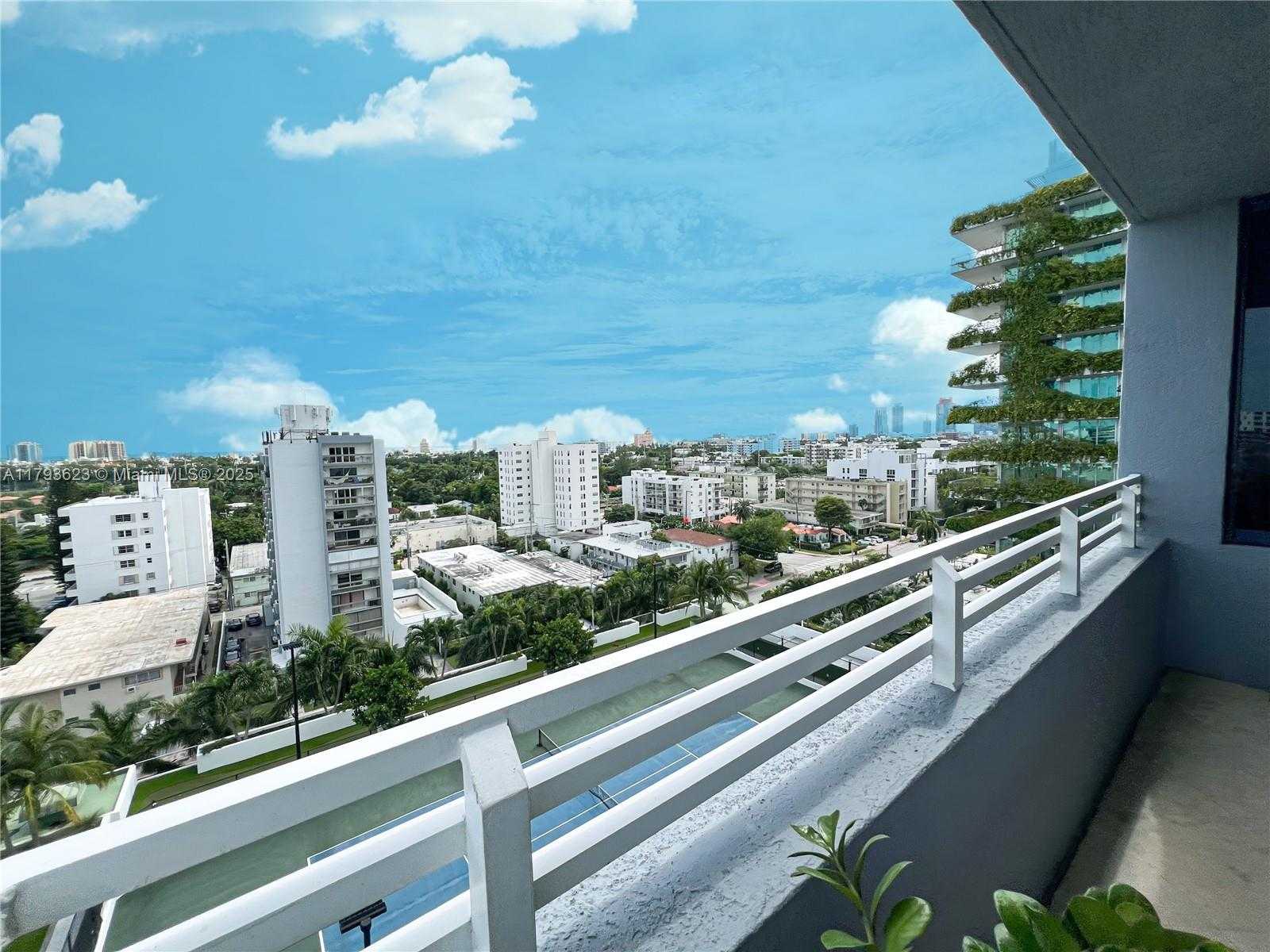 Small Image of 1330 WEST AVE #1013, Miami Beach Number 3