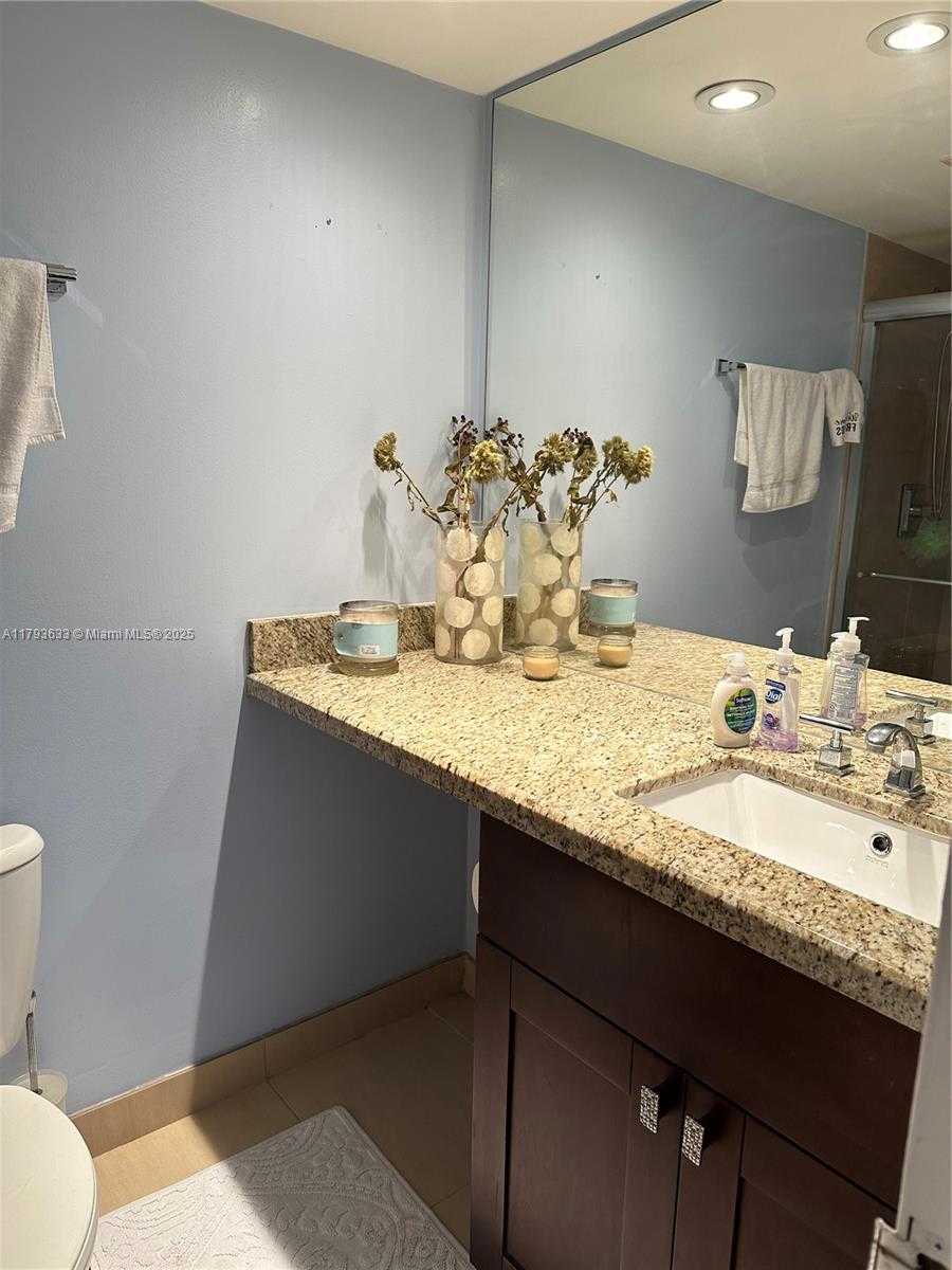 Small Image of 301 174TH ST #401, Sunny Isles Beach Number 16