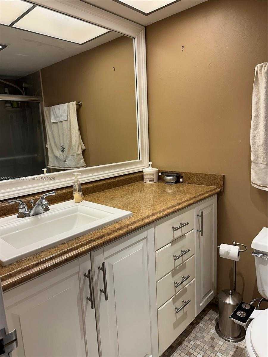Small Image of 301 174TH ST #401, Sunny Isles Beach Number 18