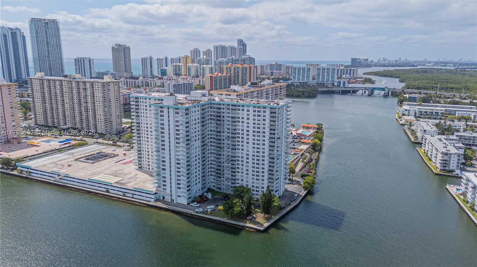 Small Image of 301 174TH ST #401, Sunny Isles Beach Number 2