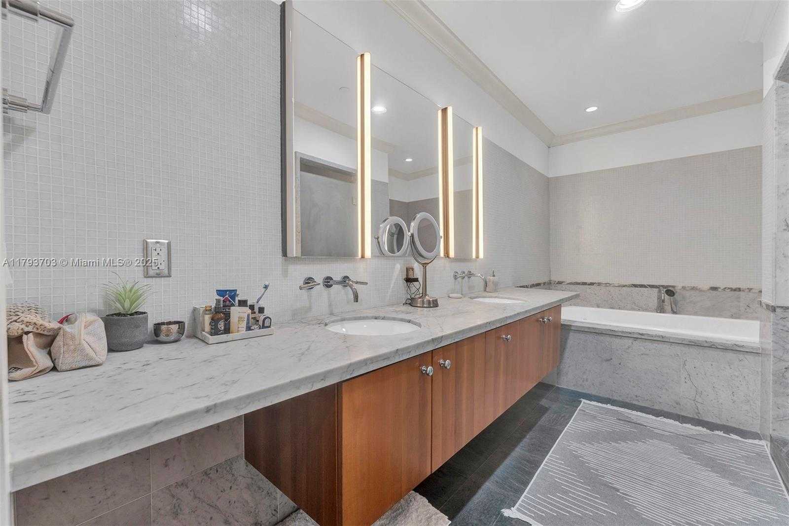 Small Image of 6101 AQUA AVE #103, Miami Beach Number 17
