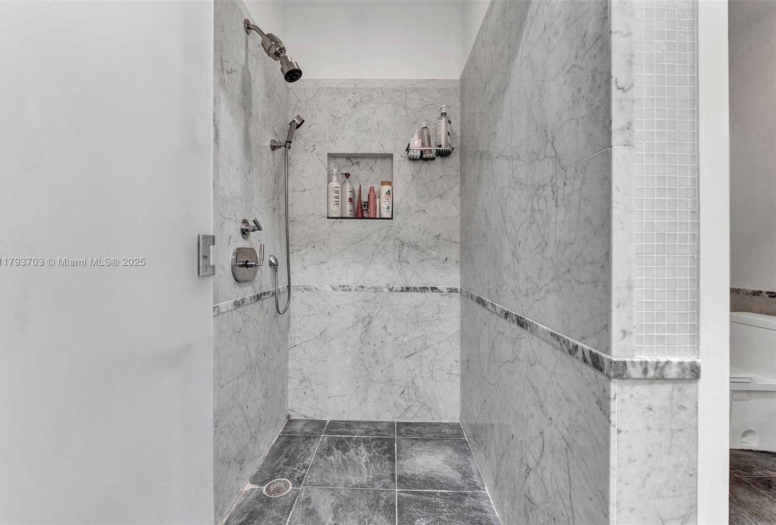 Small Image of 6101 AQUA AVE #103, Miami Beach Number 18