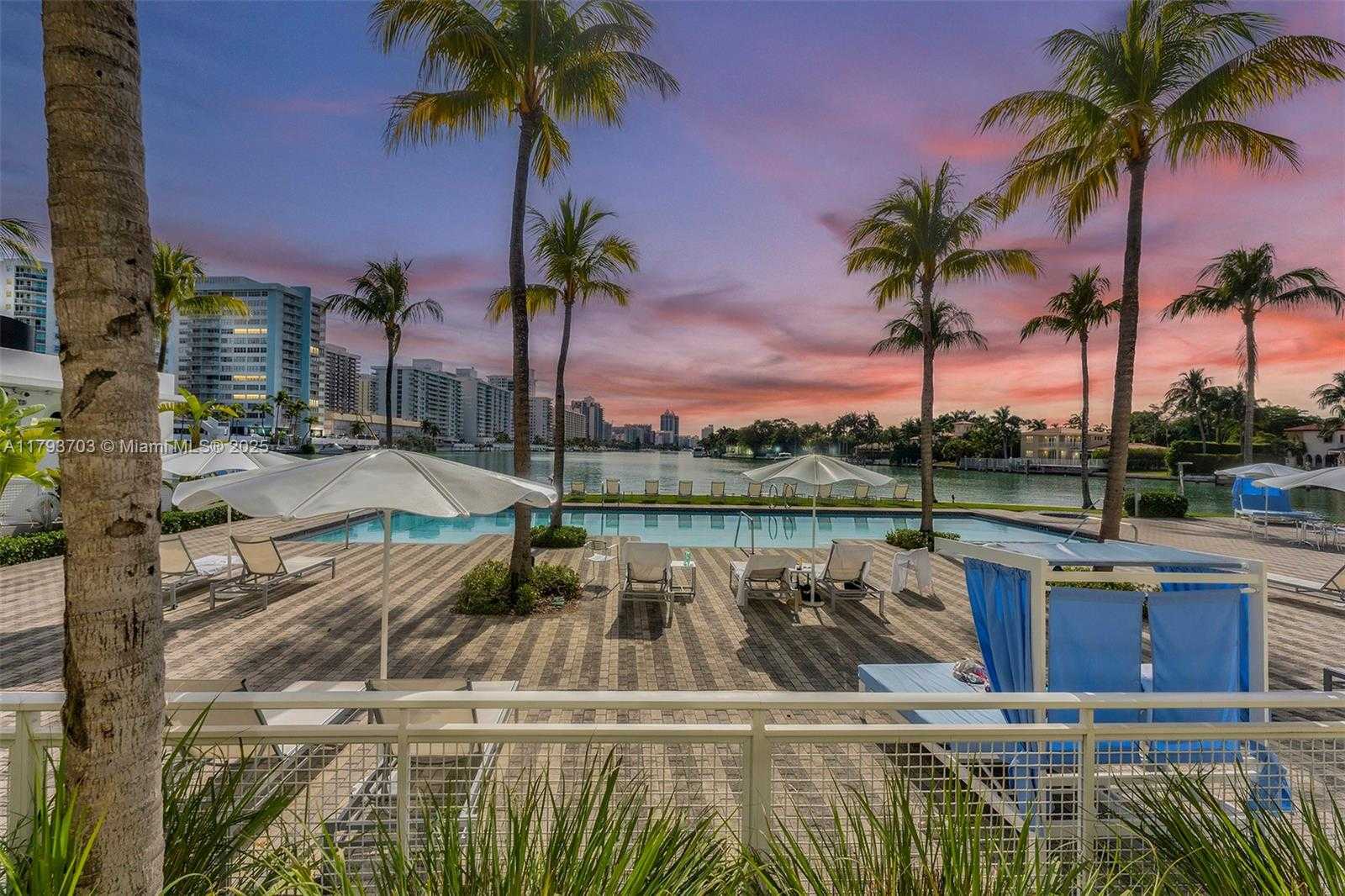 Small Image of 6101 AQUA AVE #103, Miami Beach Number 2