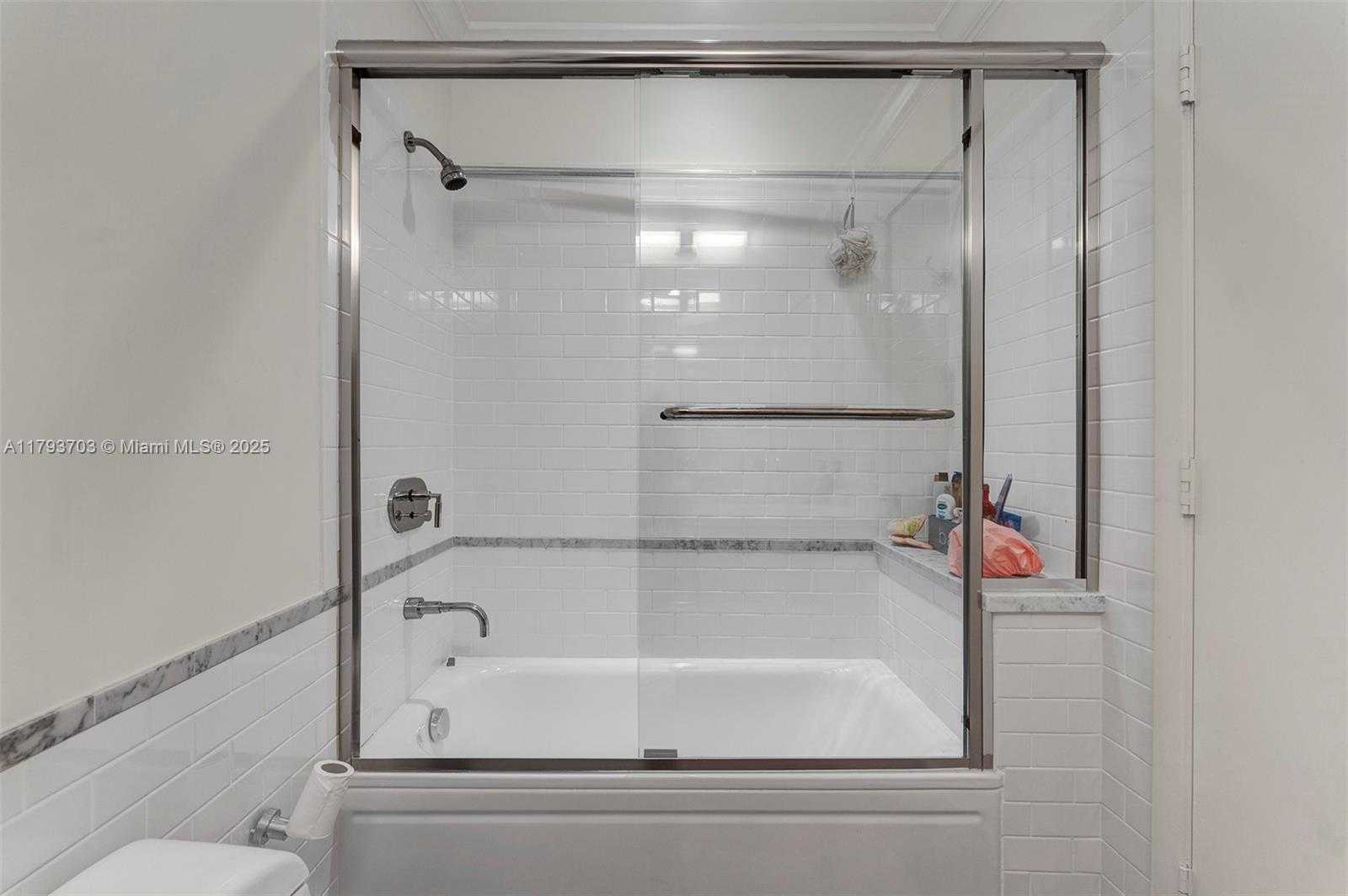 Small Image of 6101 AQUA AVE #103, Miami Beach Number 24
