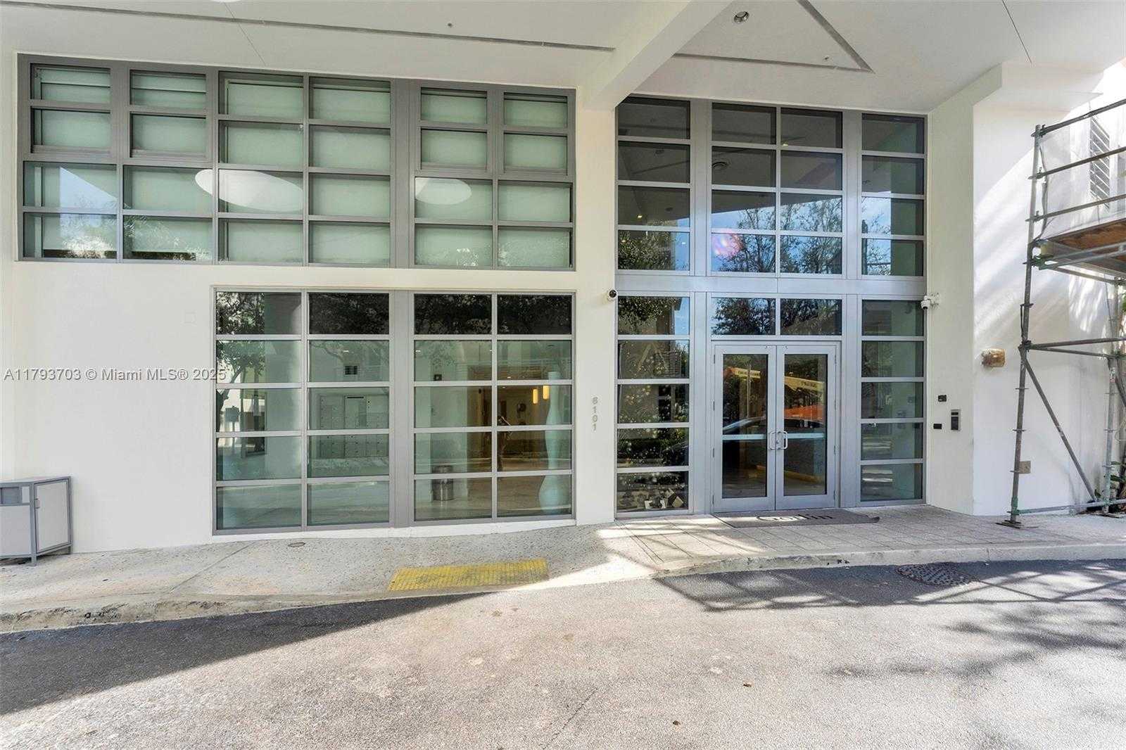 Small Image of 6101 AQUA AVE #103, Miami Beach Number 5