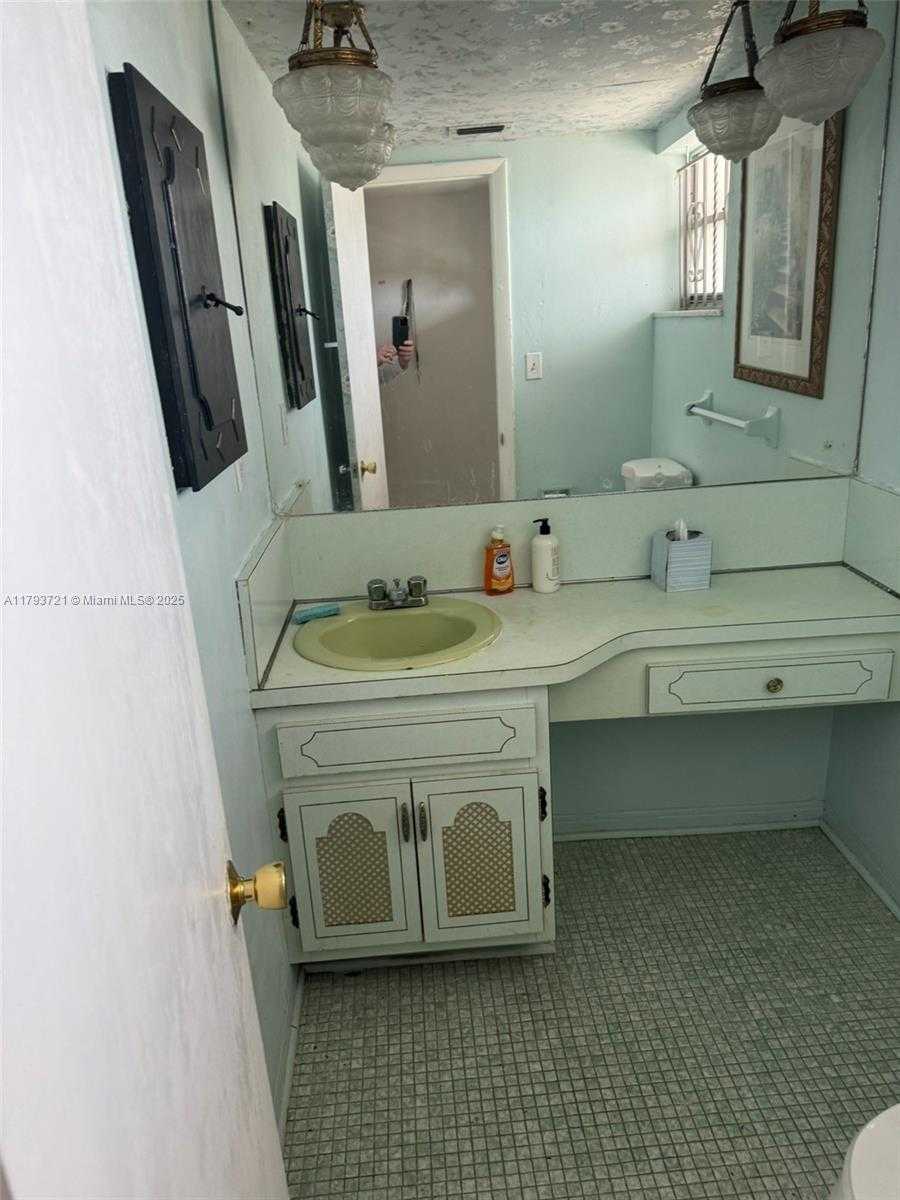 Small Image of 18555 NORTH EAST 14TH AVE #602, Miami Number 11