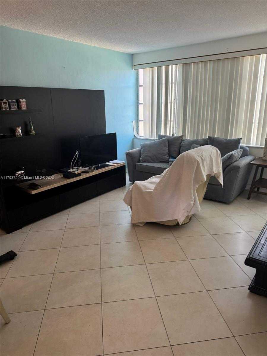 Small Image of 18555 NORTH EAST 14TH AVE #602, Miami Number 3