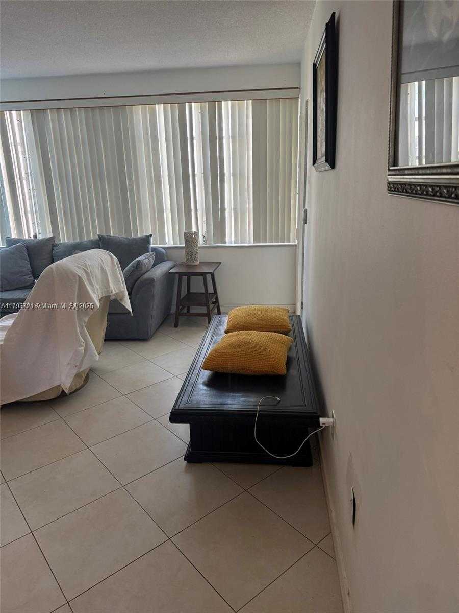 Small Image of 18555 NORTH EAST 14TH AVE #602, Miami Number 4