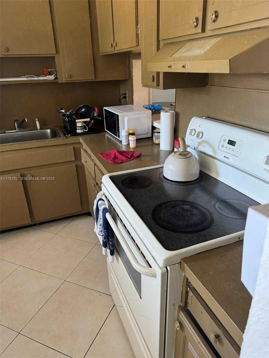 Small Image of 18555 NORTH EAST 14TH AVE #602, Miami Number 9