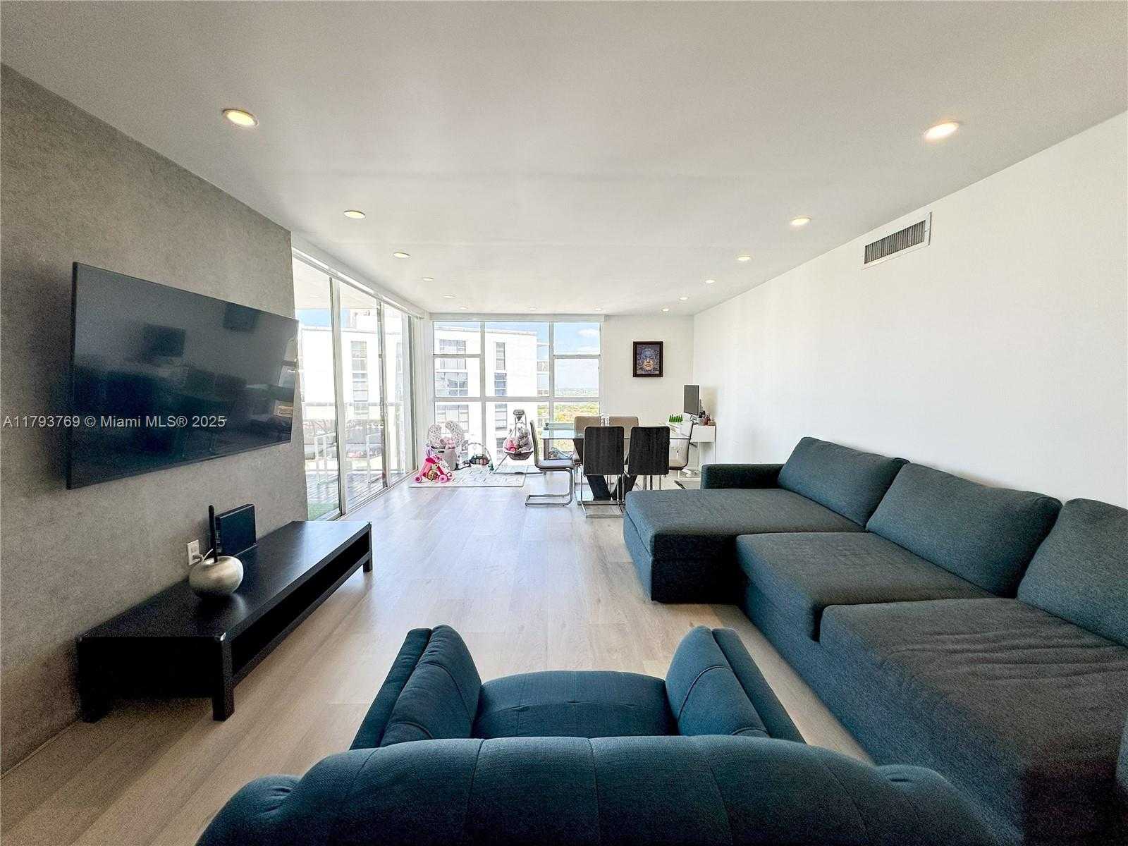 Small Image of 3731 NORTH COUNTRY CLUB DR #2228, Aventura Number 12