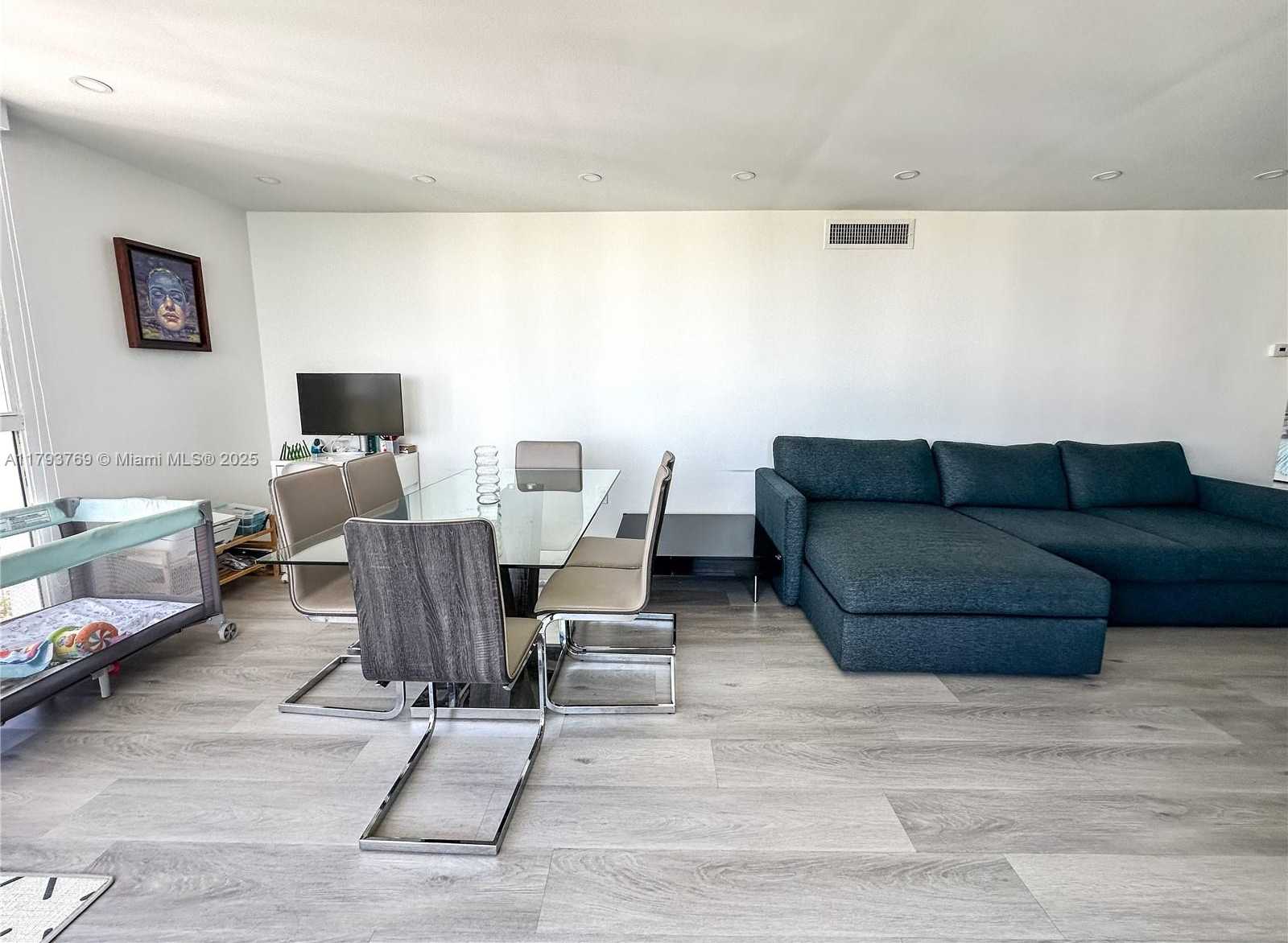 Small Image of 3731 NORTH COUNTRY CLUB DR #2228, Aventura Number 13