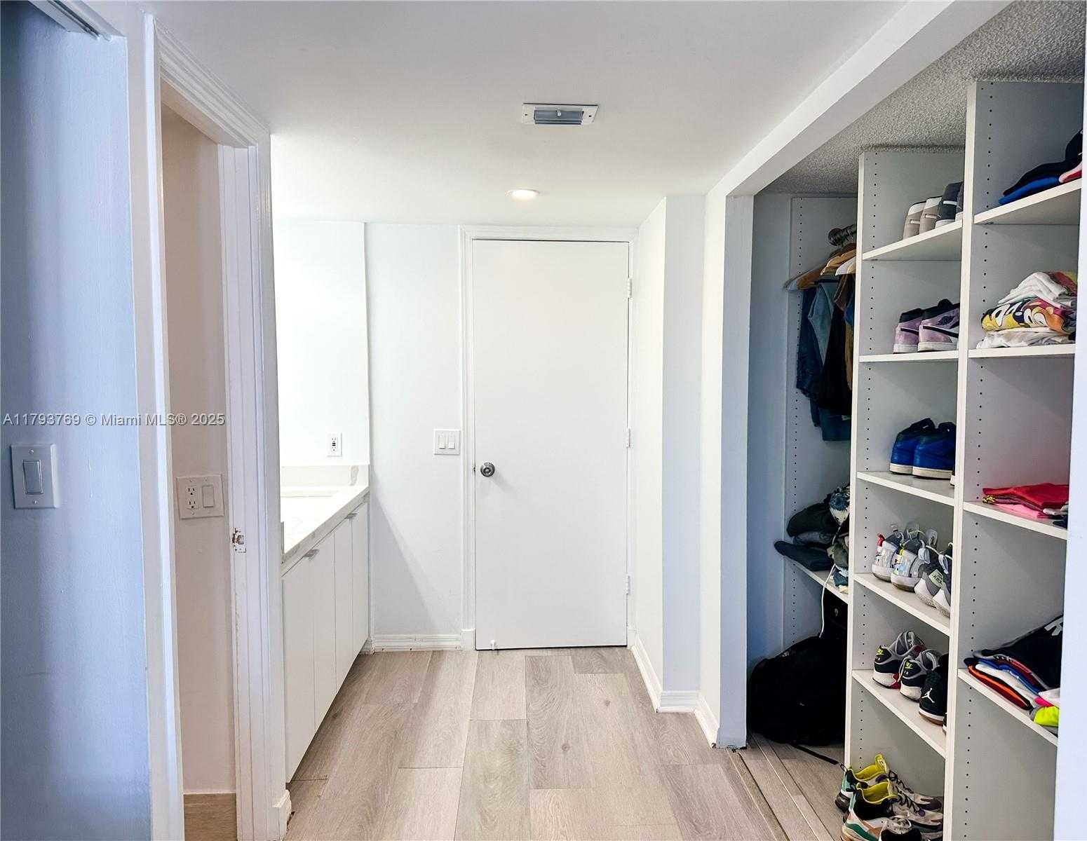 Small Image of 3731 NORTH COUNTRY CLUB DR #2228, Aventura Number 21