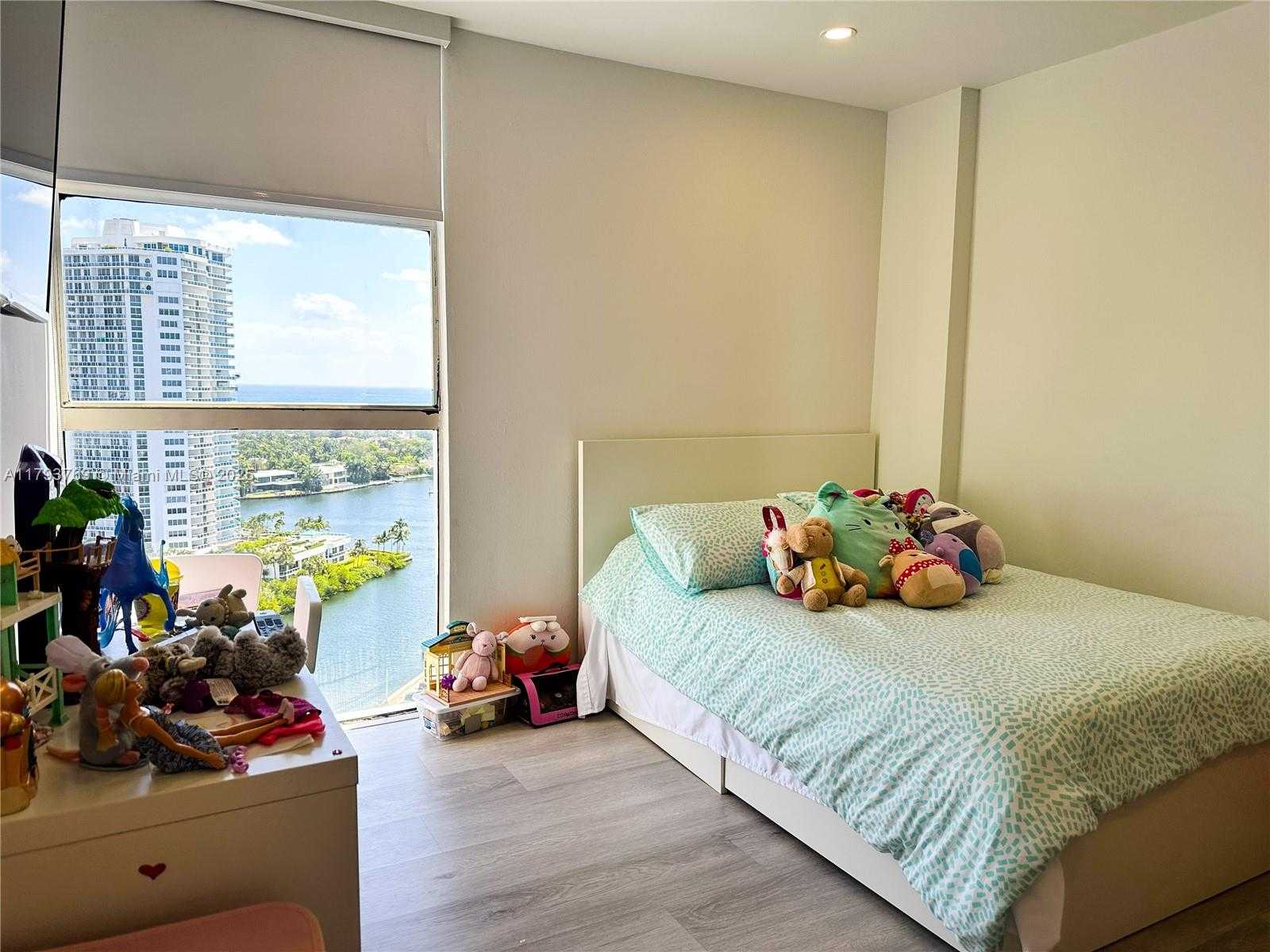Small Image of 3731 NORTH COUNTRY CLUB DR #2228, Aventura Number 30