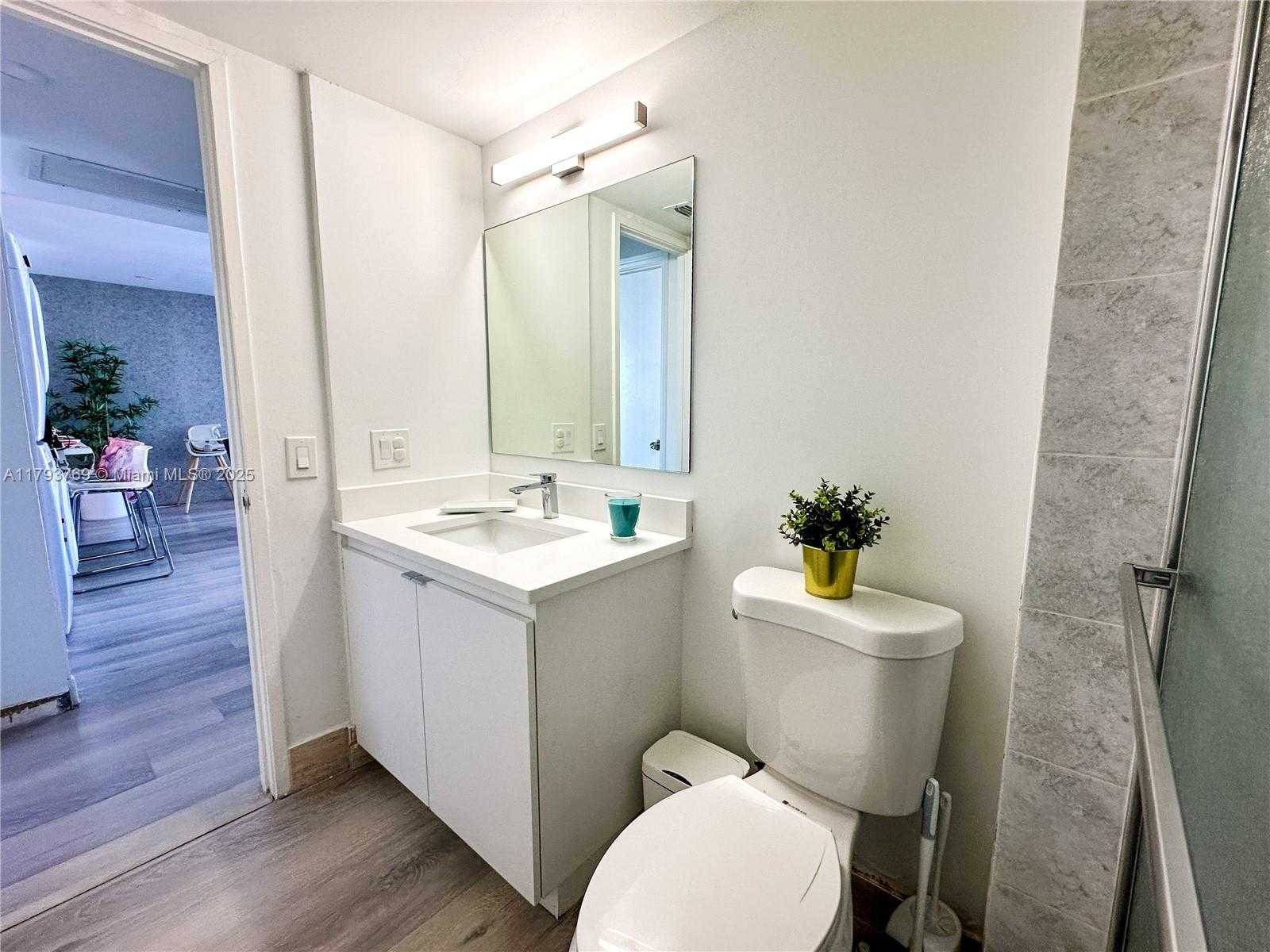 Small Image of 3731 NORTH COUNTRY CLUB DR #2228, Aventura Number 34