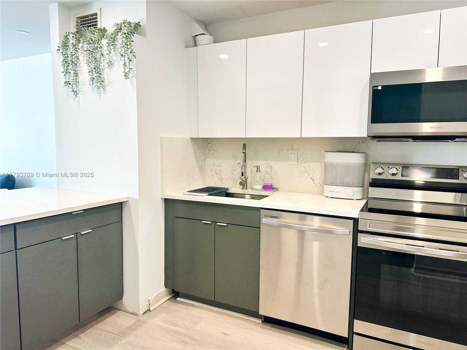 Small Image of 3731 NORTH COUNTRY CLUB DR #2228, Aventura Number 6