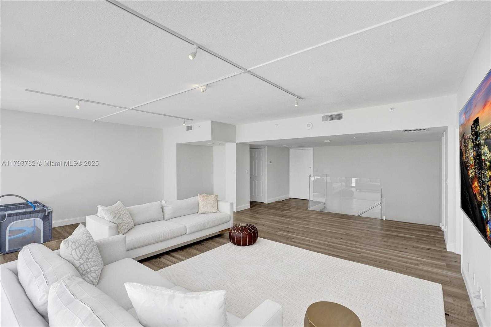 Small Image of 20355 NORTH EAST 34TH CT #2725, Aventura Number 18