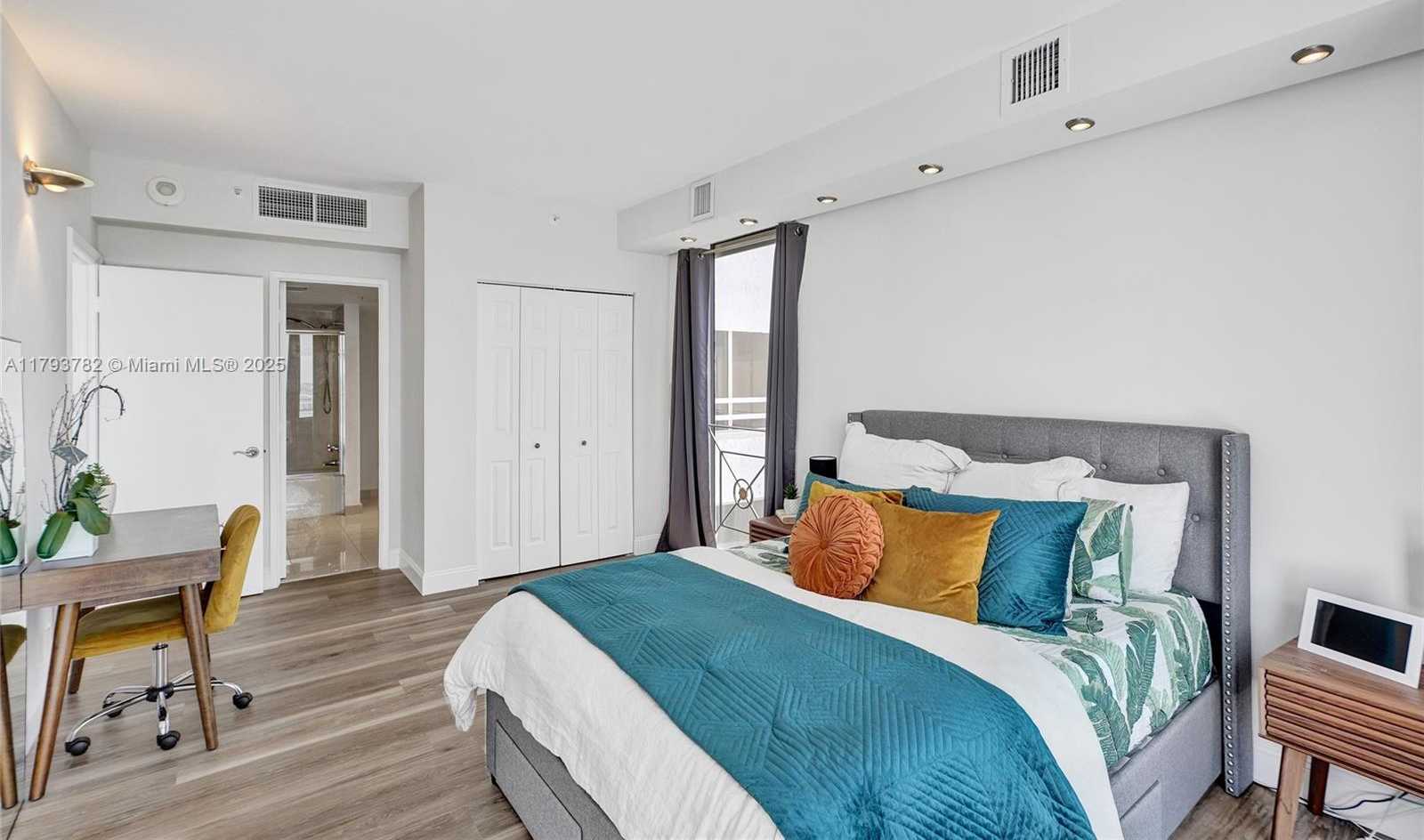 Small Image of 20355 NORTH EAST 34TH CT #2725, Aventura Number 21