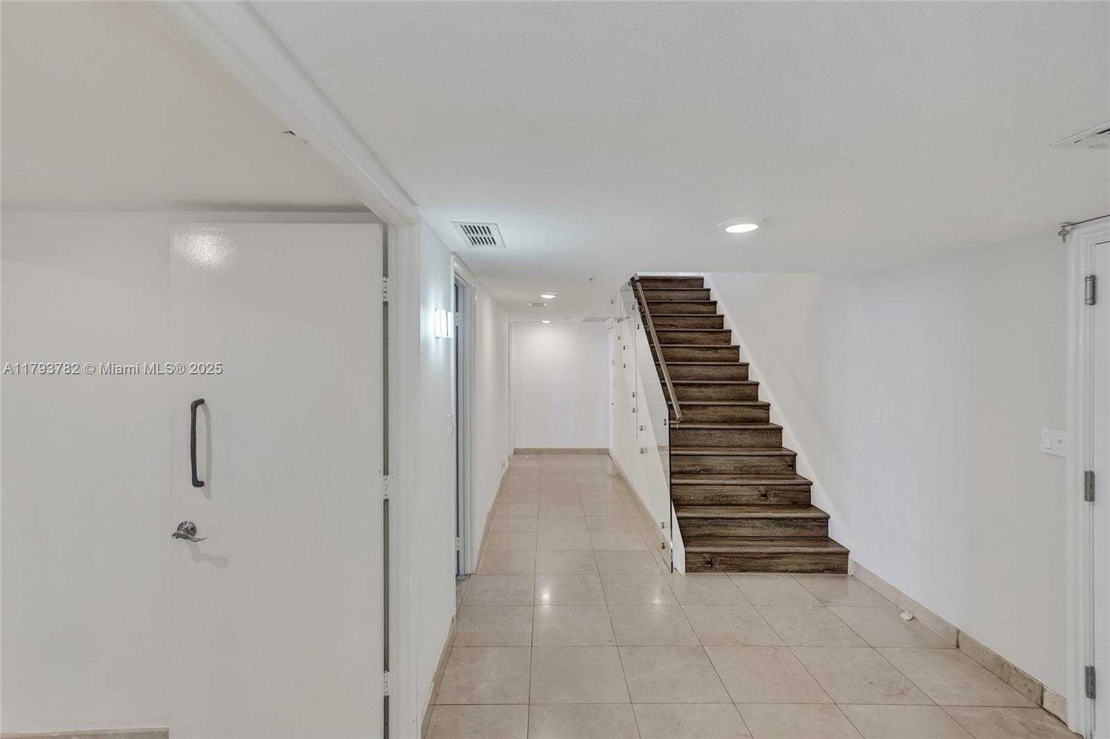 Small Image of 20355 NORTH EAST 34TH CT #2725, Aventura Number 26