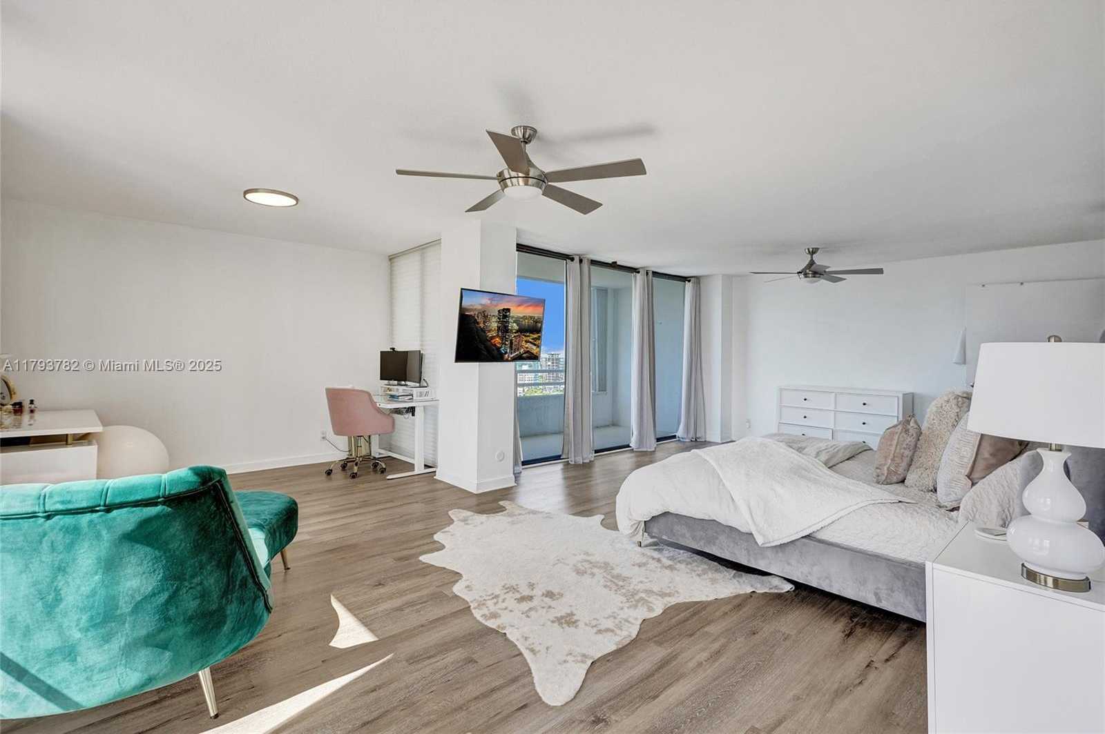 Small Image of 20355 NORTH EAST 34TH CT #2725, Aventura Number 31
