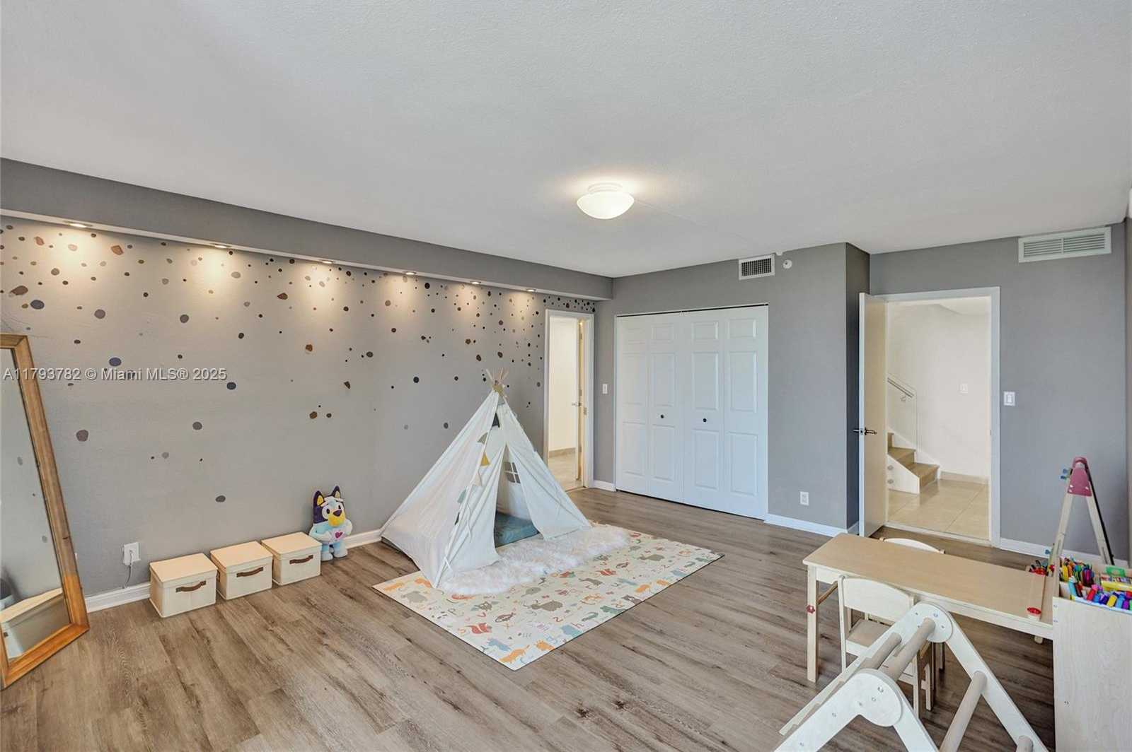 Small Image of 20355 NORTH EAST 34TH CT #2725, Aventura Number 37