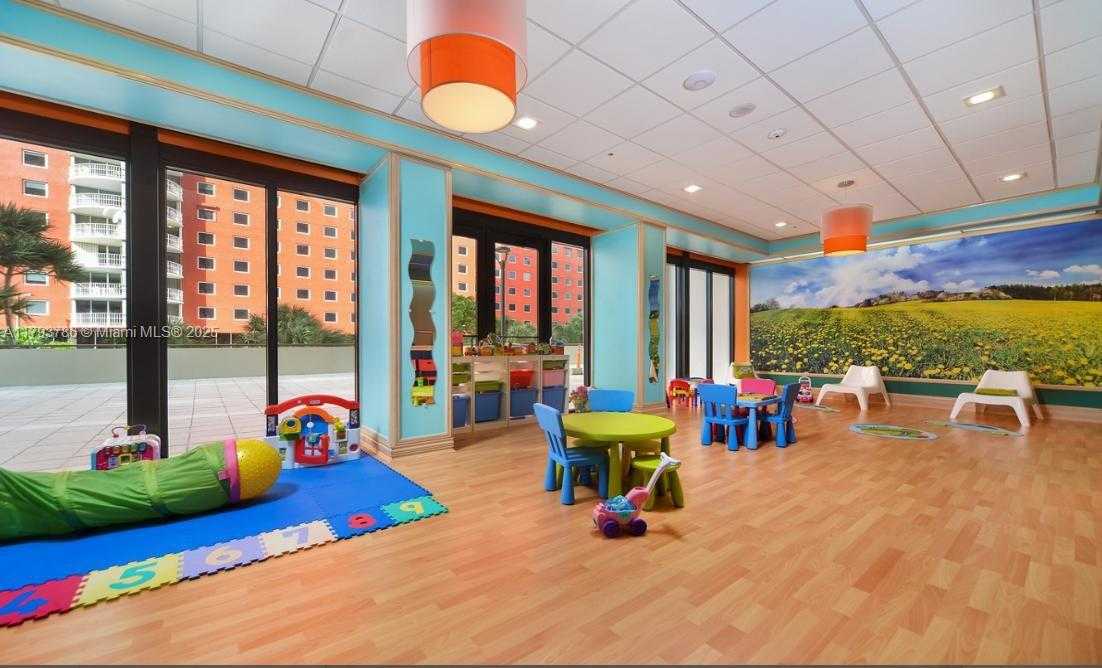 Small Image of 1581 BRICKELL AVE #1807, Miami Number 18